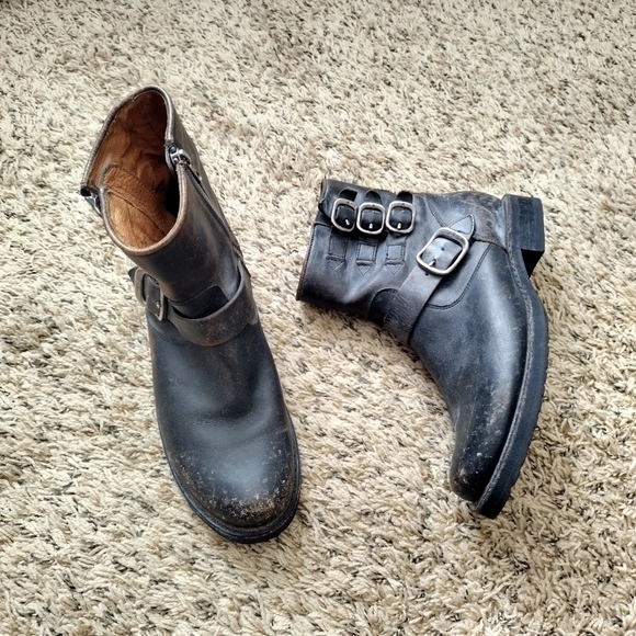 NWOB frye Veronica belted short distressed black boots sz 9 - Picture 1 of 10
